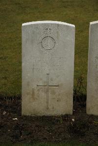 Ancre British Cemetery Beaumont-Hamel - Hughes, J F