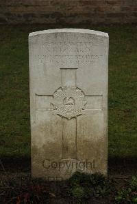 Ancre British Cemetery Beaumont-Hamel - Izzard, S B