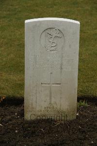 Ancre British Cemetery Beaumont-Hamel - Jacobs, R P P