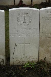 Ancre British Cemetery Beaumont-Hamel - Jacques, H