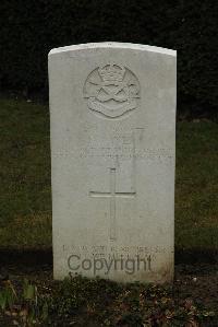 Ancre British Cemetery Beaumont-Hamel - Jones, E