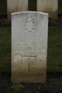 Ancre British Cemetery Beaumont-Hamel - Jones, G A