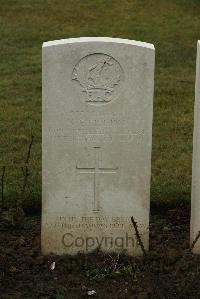 Ancre British Cemetery Beaumont-Hamel - Kipling, Norman Everard