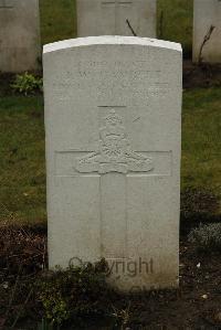 Ancre British Cemetery Beaumont-Hamel - Lambert, J W