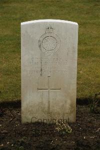 Ancre British Cemetery Beaumont-Hamel - Lawrence, E H