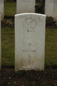 Ancre British Cemetery Beaumont-Hamel - Layton, E J