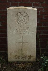 Ancre British Cemetery Beaumont-Hamel - Lewis, T S