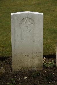 Ancre British Cemetery Beaumont-Hamel - Lyttle, J