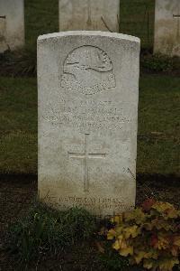 Ancre British Cemetery Beaumont-Hamel - MacDougall, Alexander