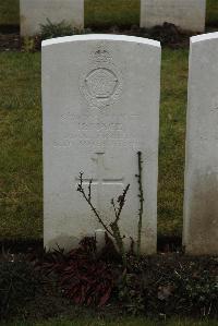 Ancre British Cemetery Beaumont-Hamel - MacE, H