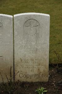 Ancre British Cemetery Beaumont-Hamel - Magee, R