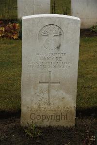 Ancre British Cemetery Beaumont-Hamel - Moore, James