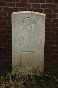 Ancre British Cemetery Beaumont-Hamel - Oliver, Frank