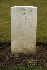 Ancre British Cemetery Beaumont-Hamel - Randall, H