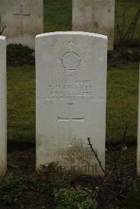 Ancre British Cemetery Beaumont-Hamel - Roberts, Robert Hugh