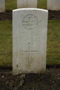 Ancre British Cemetery Beaumont-Hamel - Sanders, William John