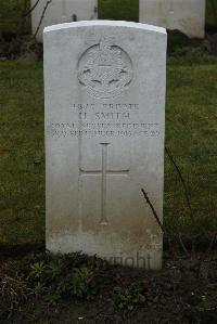 Ancre British Cemetery Beaumont-Hamel - Smith, H