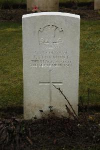 Ancre British Cemetery Beaumont-Hamel - Stormont, J