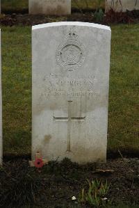 Ancre British Cemetery Beaumont-Hamel - Sturgeon, A