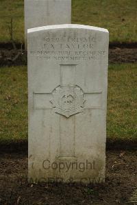 Ancre British Cemetery Beaumont-Hamel - Taylor, J A