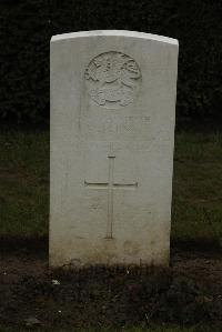 Ancre British Cemetery Beaumont-Hamel - Terny, Mike