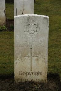 Ancre British Cemetery Beaumont-Hamel - Thaxter, T A