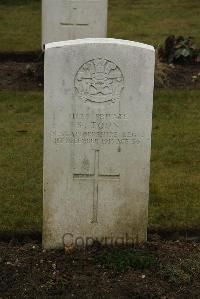 Ancre British Cemetery Beaumont-Hamel - Toon, S