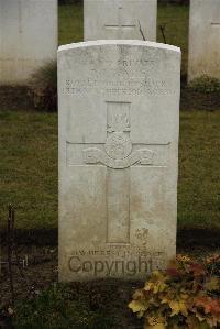 Ancre British Cemetery Beaumont-Hamel - Wade, Patrick Joseph