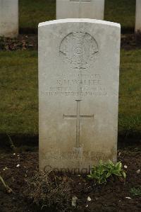 Ancre British Cemetery Beaumont-Hamel - Walker, R H