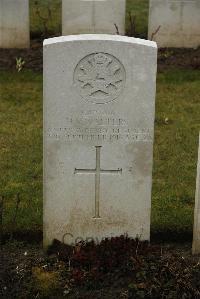 Ancre British Cemetery Beaumont-Hamel - Walters, Harold Victor