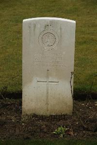 Ancre British Cemetery Beaumont-Hamel - Wright, G F