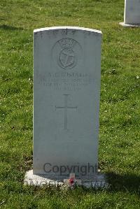 Sheerness (Isle-Of-Sheppey) Cemetery - Bustard, A E