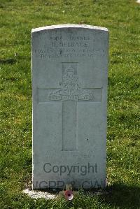 Sheerness (Isle-Of-Sheppey) Cemetery - Debbage, B