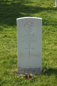 Sheerness (Isle-Of-Sheppey) Cemetery - Dryer, H