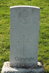 Sheerness (Isle-Of-Sheppey) Cemetery - Newsam, W B B