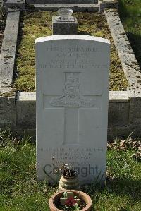 Sheerness (Isle-Of-Sheppey) Cemetery - Nunney, Alfred (Tim)