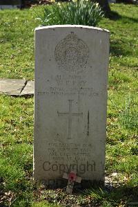 Sheerness (Isle-Of-Sheppey) Cemetery - Ray, Wilfred Edmund