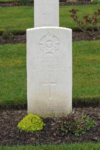 Harrogate (Stonefall) Cemetery - Long, Gordon