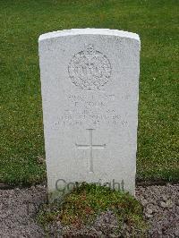 Reichswald Forest War Cemetery - Cook, Frederick