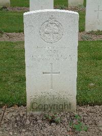 Reichswald Forest War Cemetery - Cross, Fred