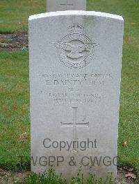 Reichswald Forest War Cemetery - Dainty, Eric