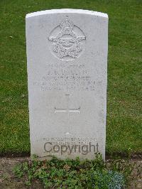 Reichswald Forest War Cemetery - Dallyn, James Boustead