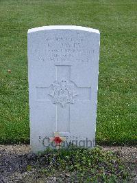 Reichswald Forest War Cemetery - Davies, Reginald James