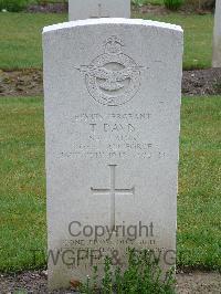 Reichswald Forest War Cemetery - Davis, Thomas