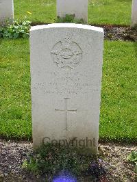 Reichswald Forest War Cemetery - Dennis, Frederick Stanley