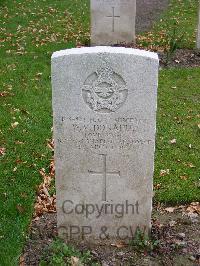 Reichswald Forest War Cemetery - Donahue, Walter Vernard