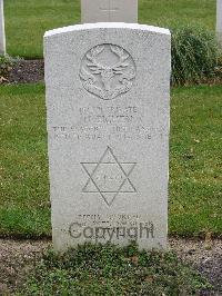 Reichswald Forest War Cemetery - Eichen, Hyman