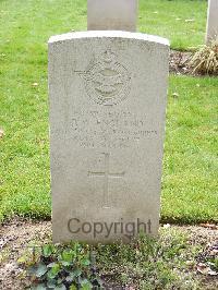 Reichswald Forest War Cemetery - England, Richard William