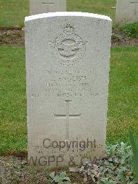 Reichswald Forest War Cemetery - English, Leslie