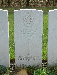 Reichswald Forest War Cemetery - Finlayson, James